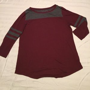 Medium long sleeve maroon shirt